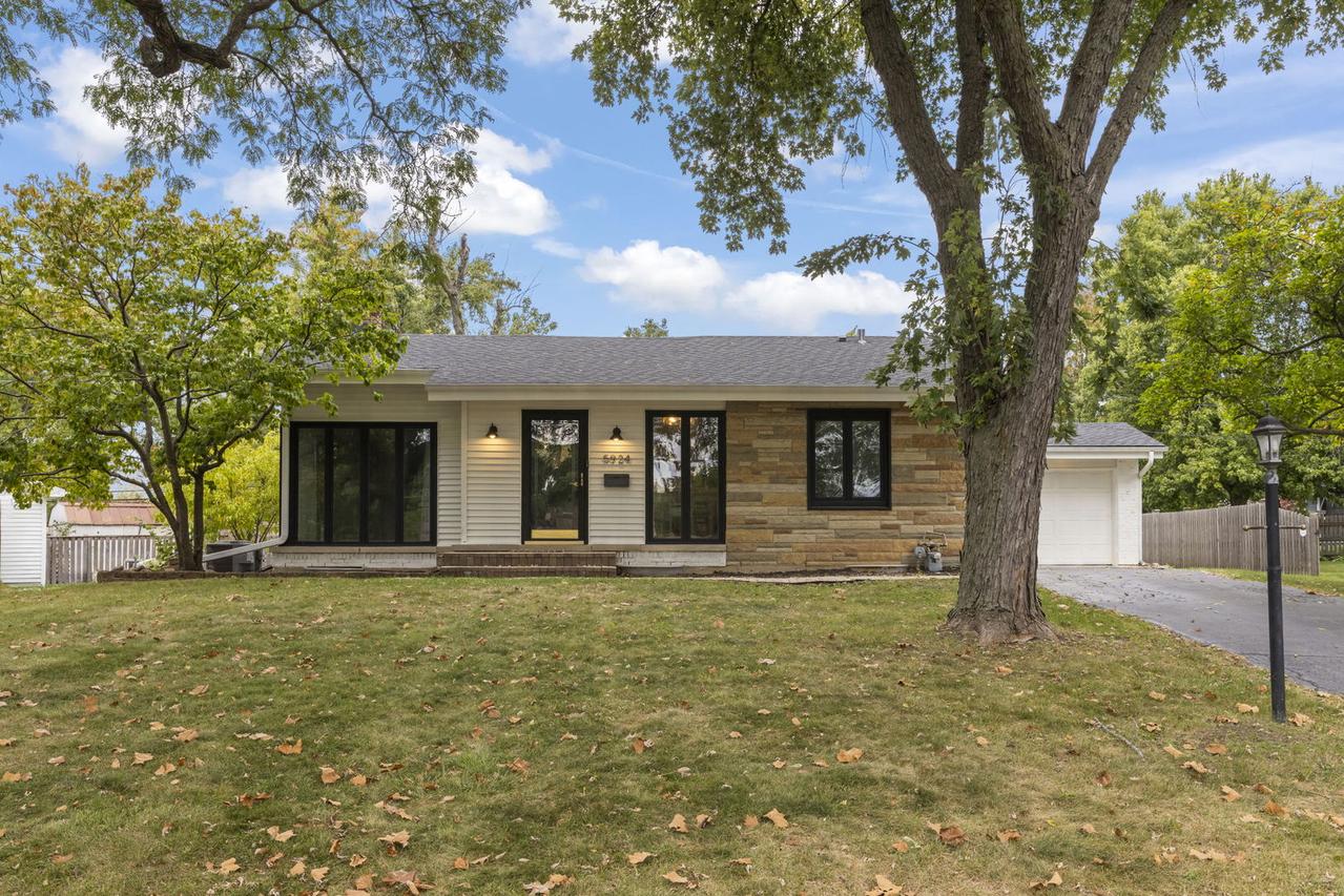 5924 Carpenter St., Downers Grove, IL 60516