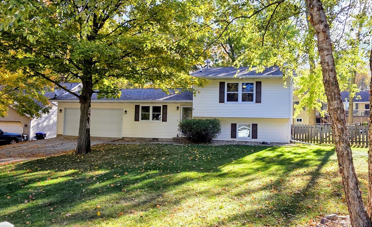 4 Palm Ct., Bloomington, IL 61701