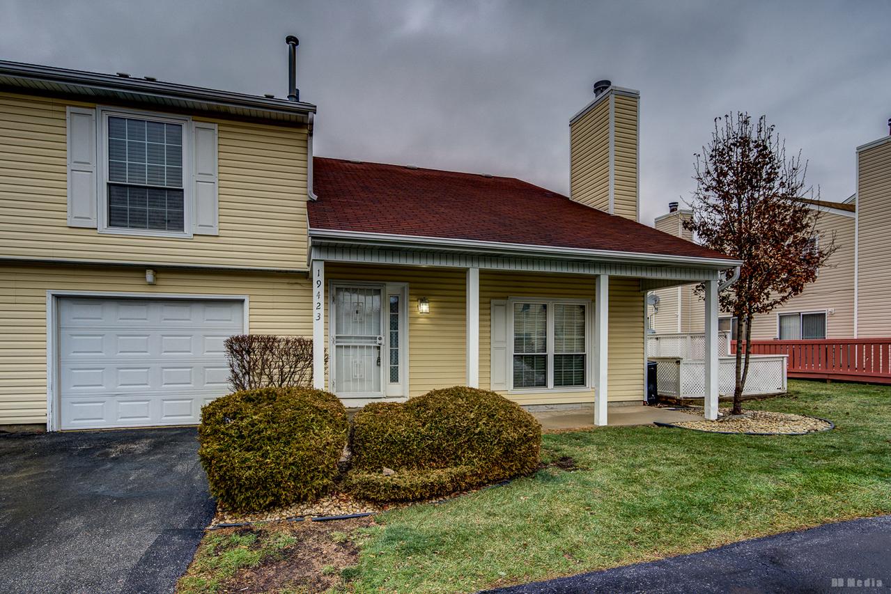 19423 Hickory Pl., Country Club Hills, IL 60478