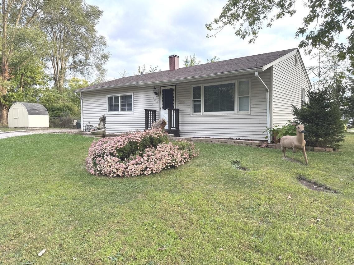 308 Amarillo Ct., Carpentersville, IL 60110