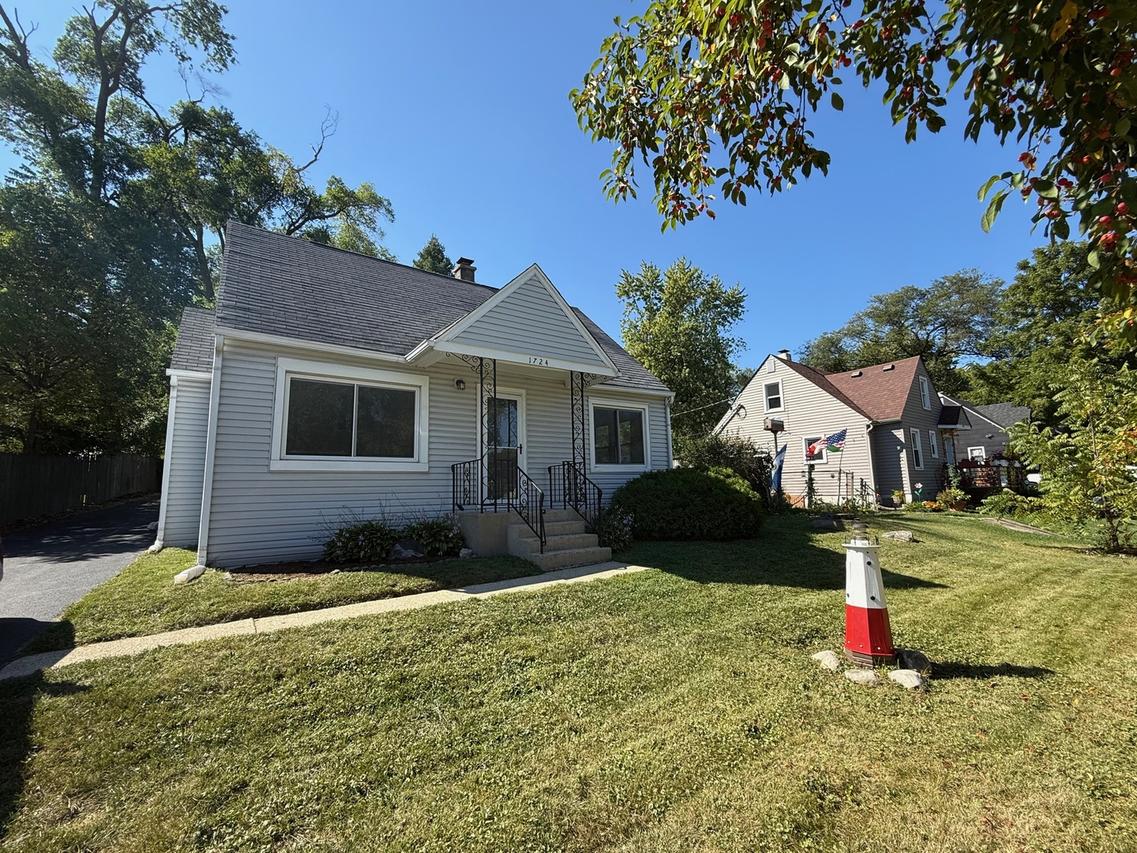 1724 Lotus Dr., Round Lake Heights, IL 60073