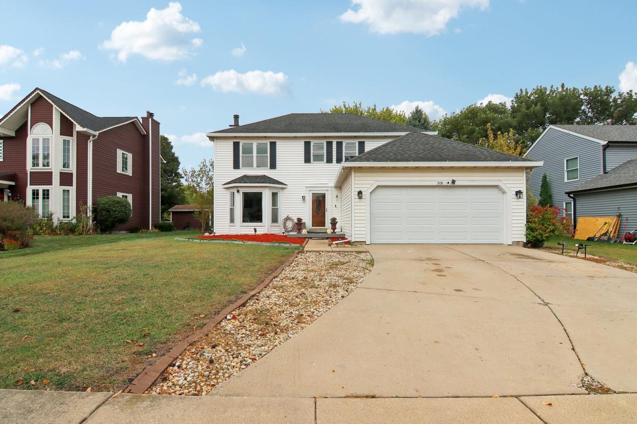 308 Homewood Dr., Bolingbrook, IL 60440