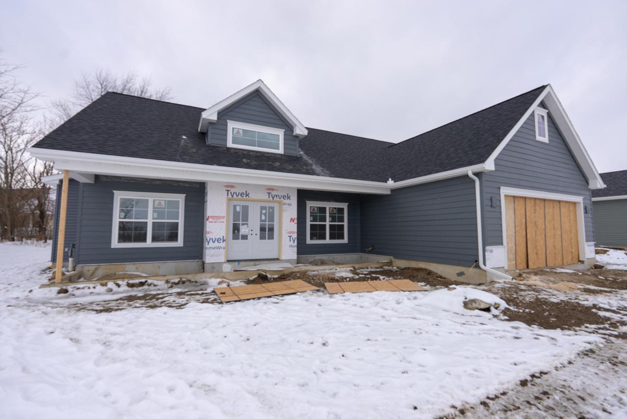 1913 S Stone Creek Blvd., Urbana, IL 61802