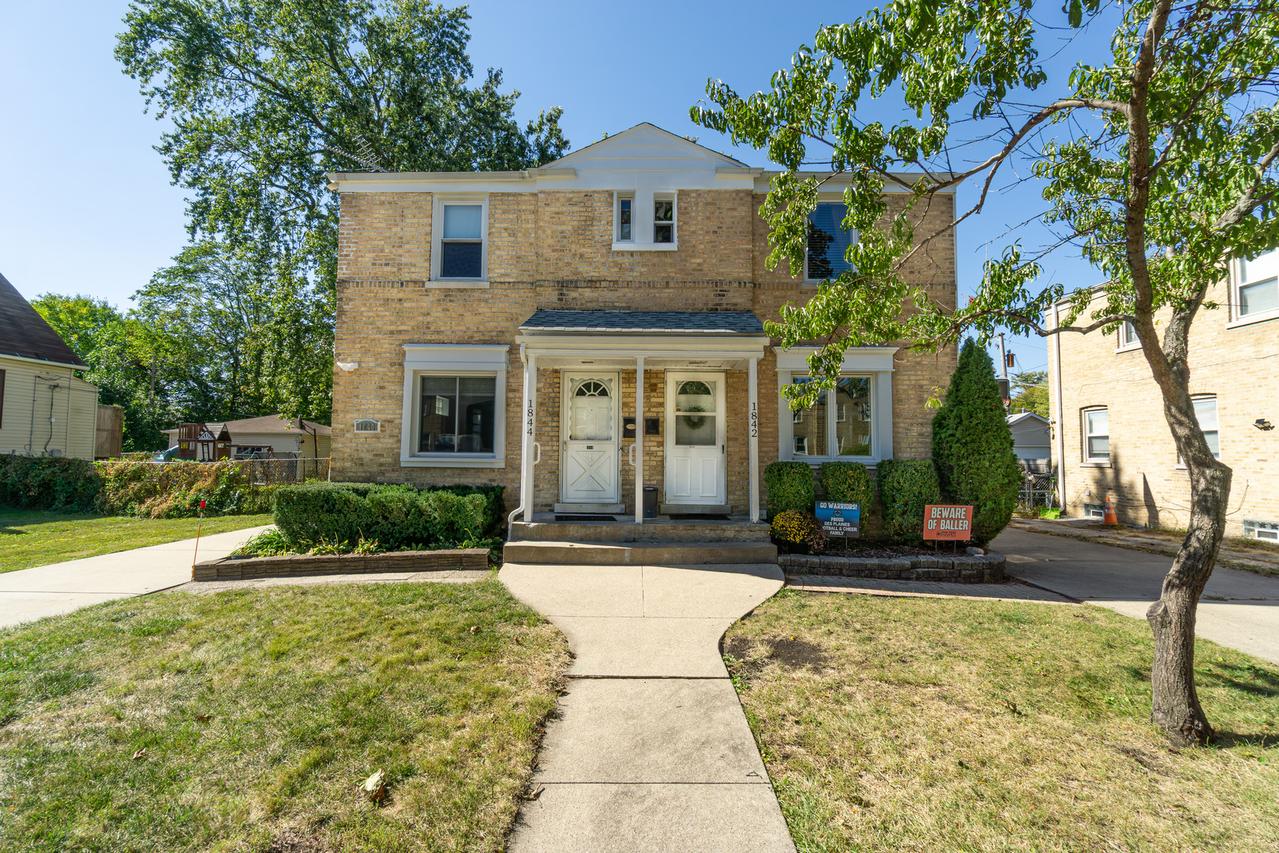 1844 Illinois St., Des Plaines, IL 60018