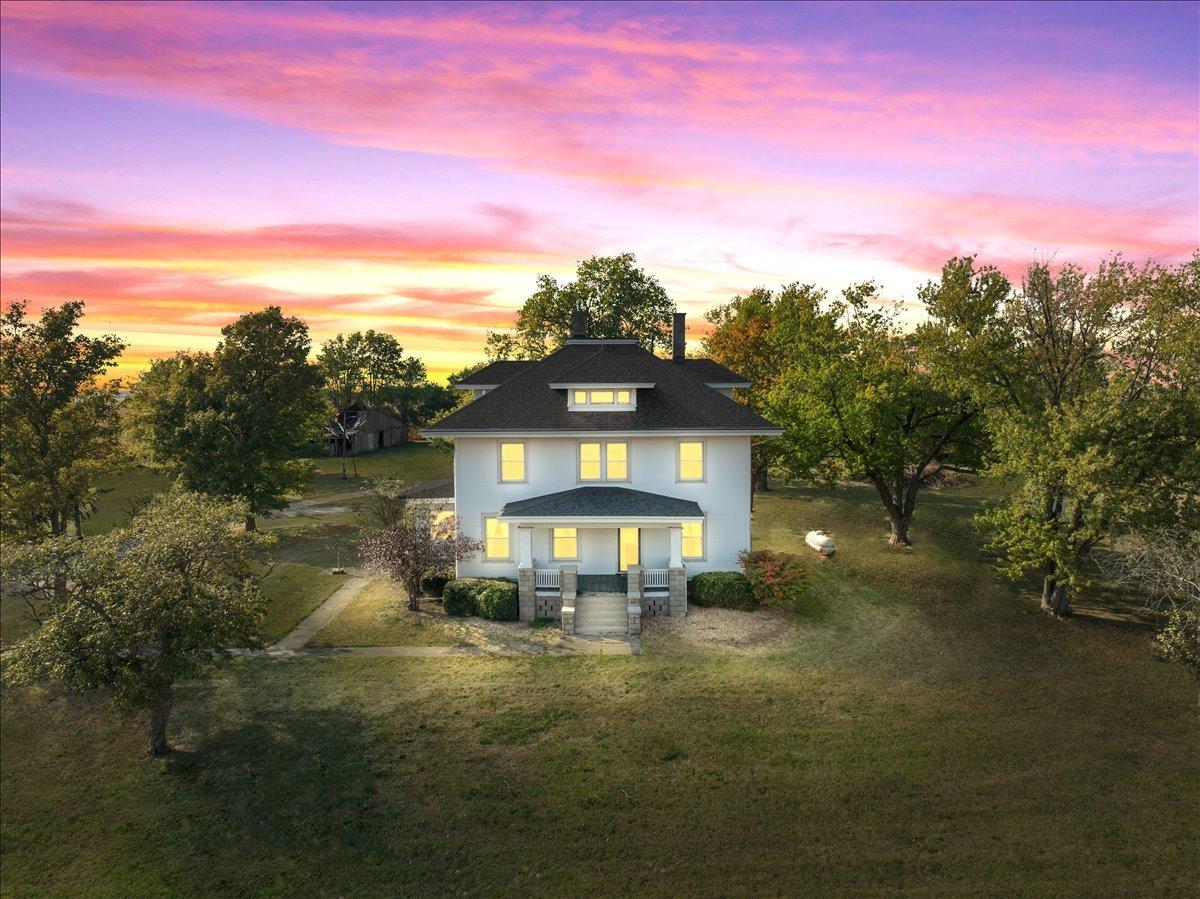 29758 N 2850 East Rd., Chenoa, IL 61726