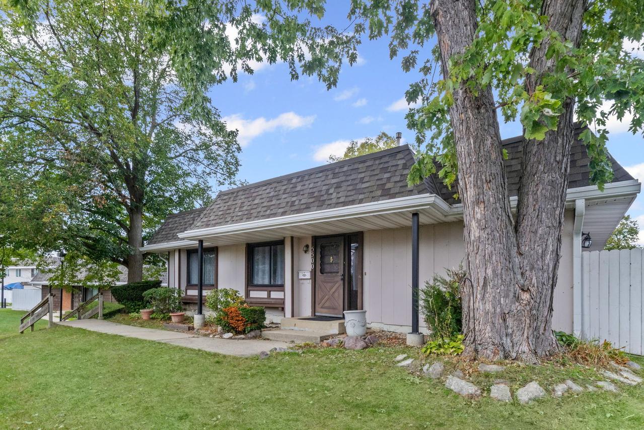 5500 Court P, Hanover Park, IL 60133