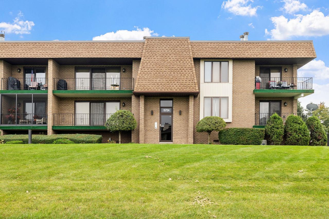 15724 Old Orchard Ct. #1W, Orland Park, IL 60462