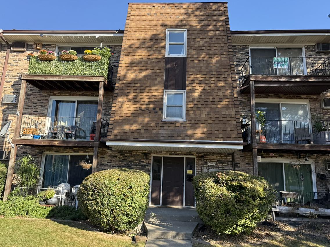 7100 99th St. #204, Chicago Ridge, IL 60415
