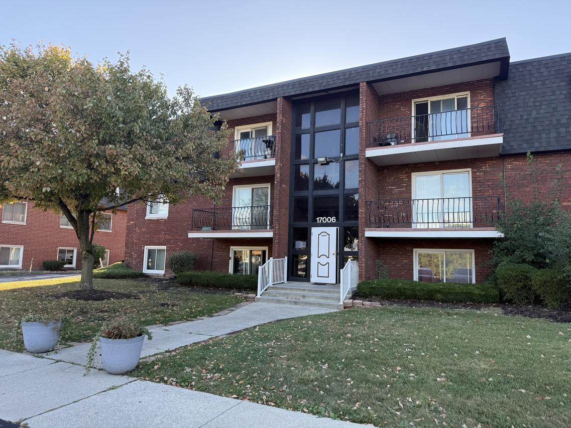 17006 Novak Dr. #102, Hazel Crest, IL 60429