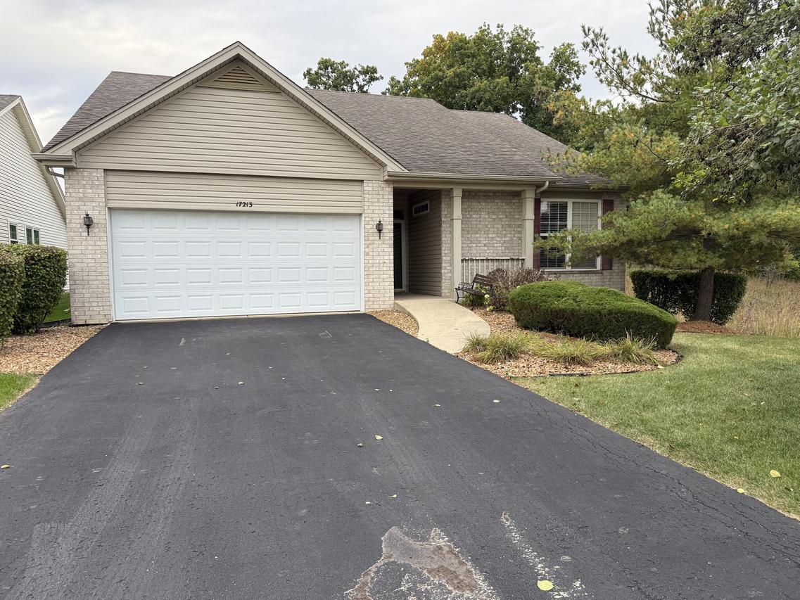 17213 Mendota Dr., Lockport, IL 60441