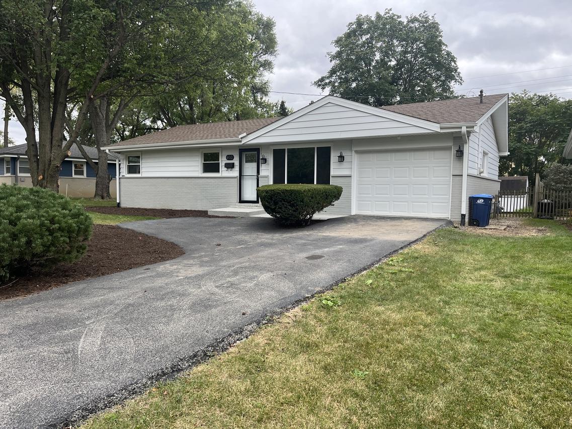 403 Burlington Ave., Clarendon Hills, IL 60514