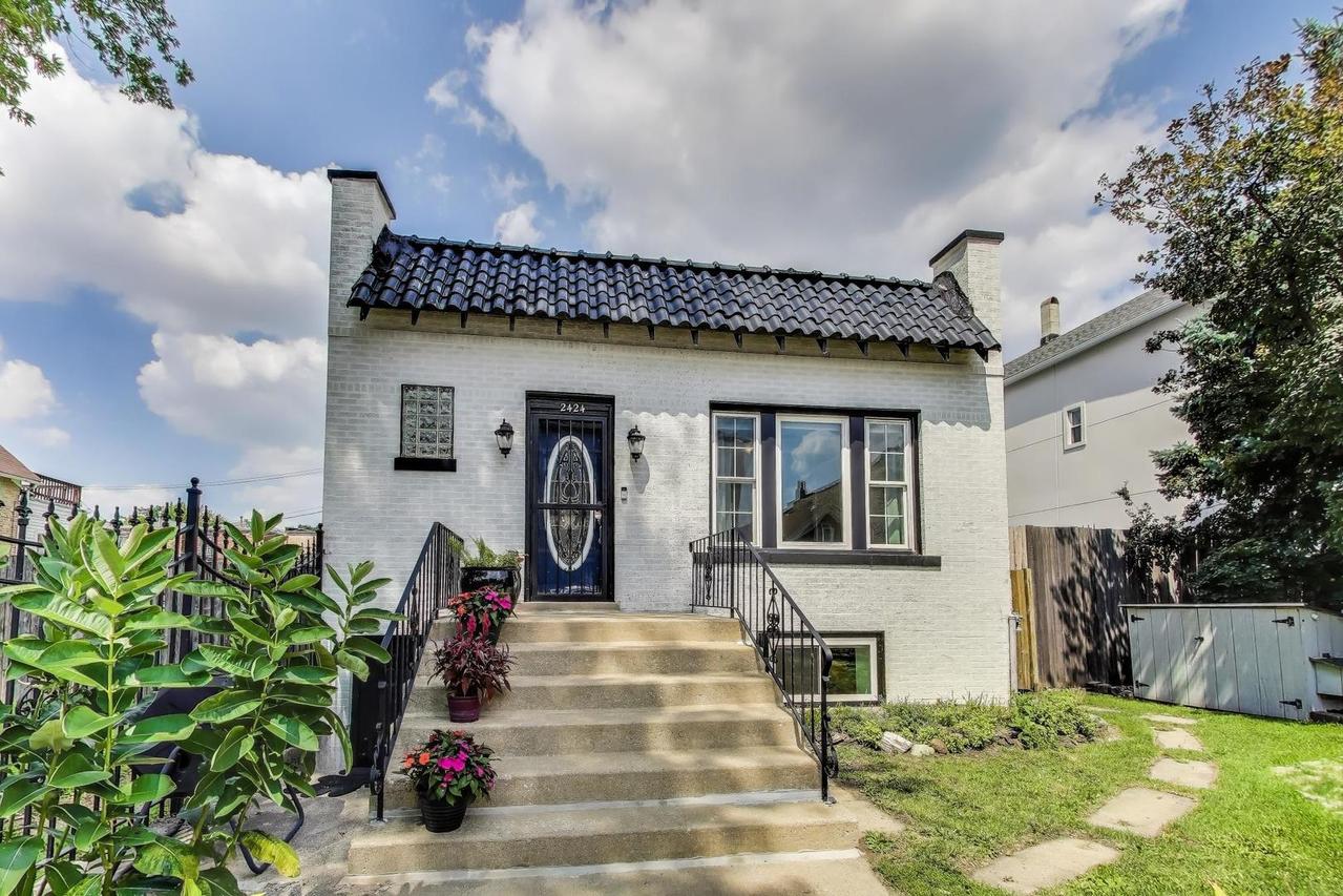 2424 W Arthington St., Chicago, IL 60612