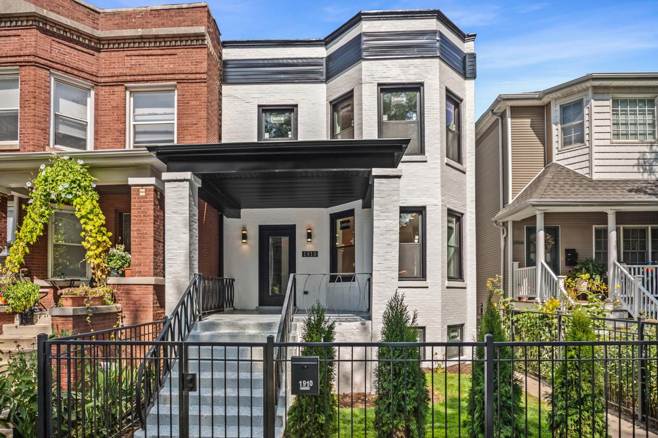 1910 W Farragut Ave., Chicago, IL 60640