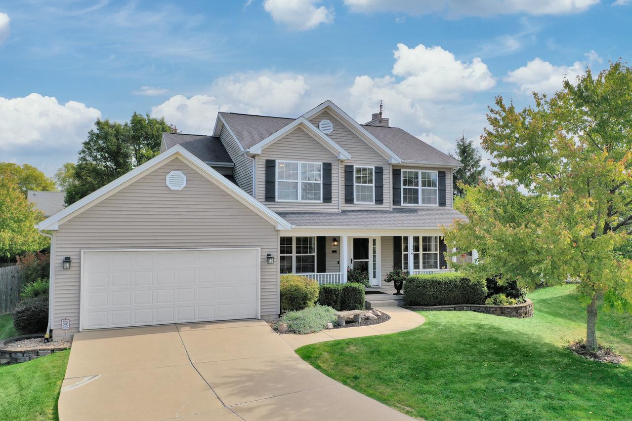 8 Plantation Ct., Bloomington, IL 61704