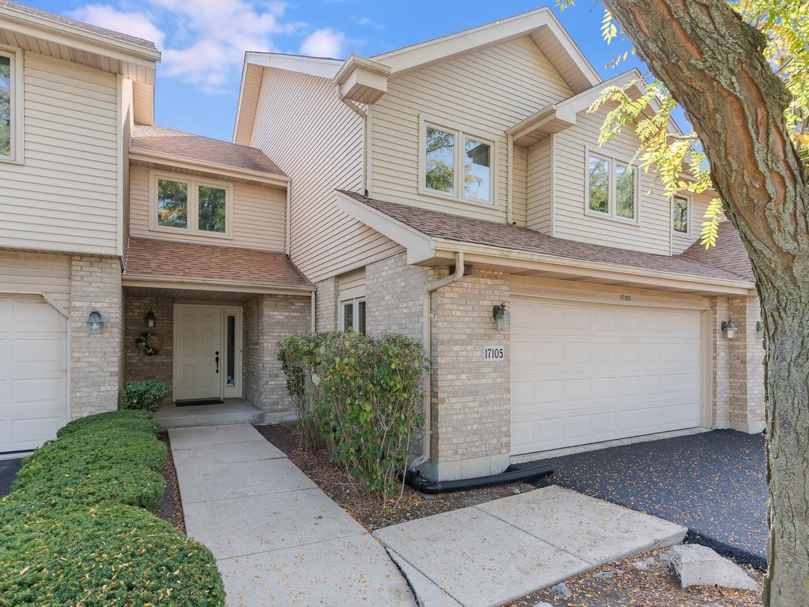 17105 Rochelle Ln., Tinley Park, IL 60487