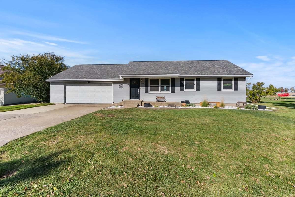 208 E 8th St., Gridley, IL 61744