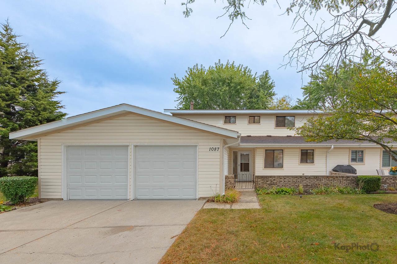 1087 Mohegan Ln., Schaumburg, IL 60193