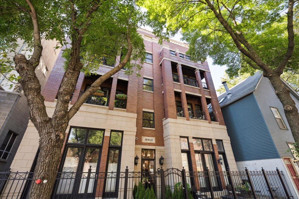 2820 N Sheffield Ave. #4N, Chicago, IL 60657