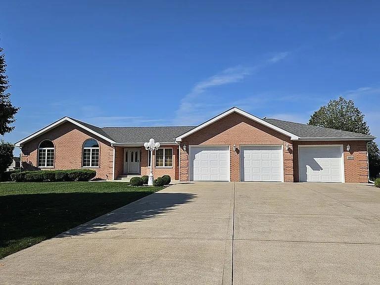 18816 S Chestnut Dr., Shorewood, IL 60404