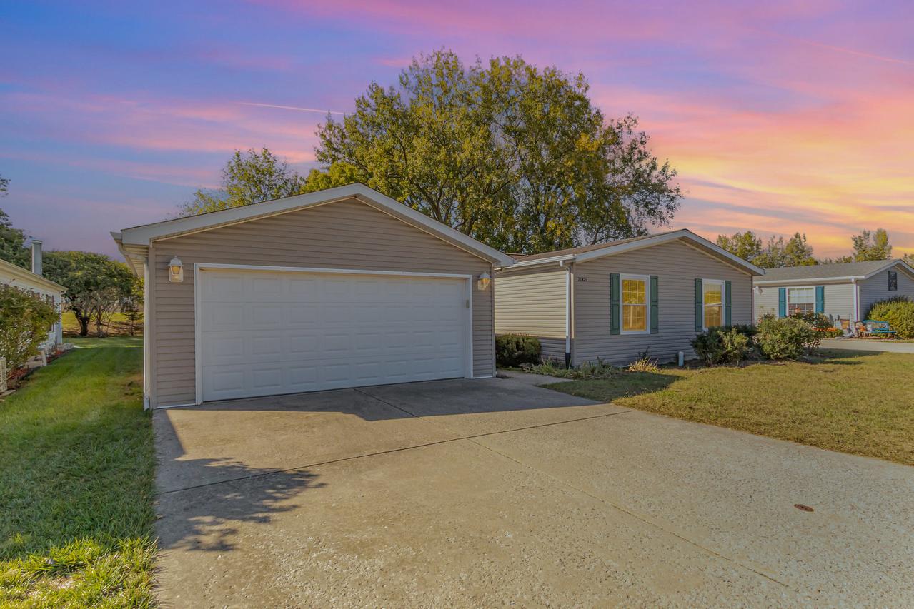 22426 S Remington Dr., Channahon, IL 60410