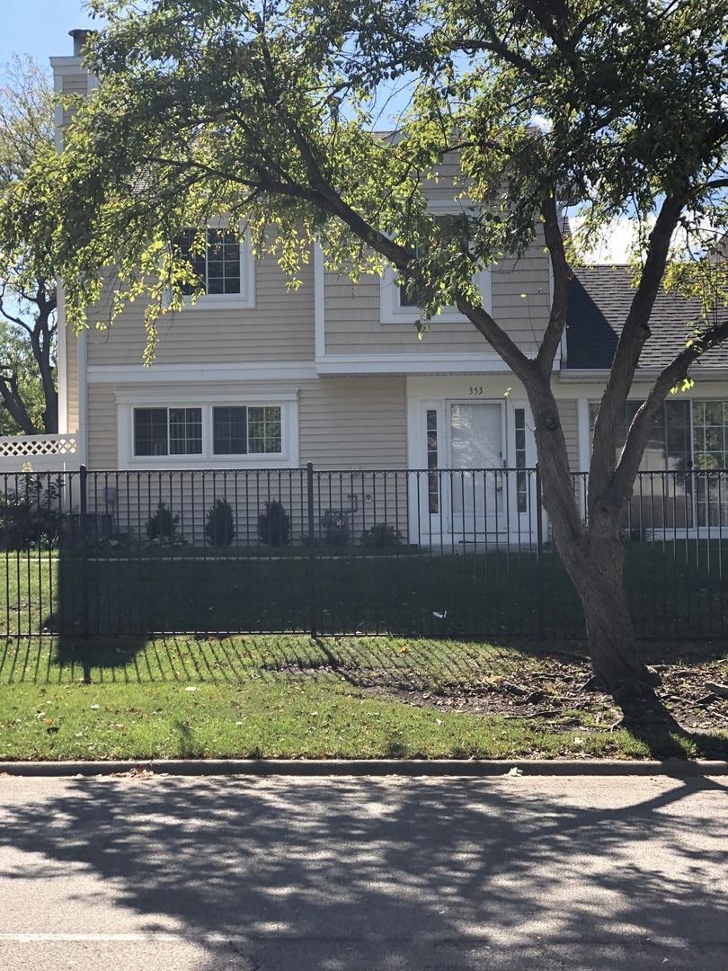 353 Le Parc Cir., Buffalo Grove, IL 60089