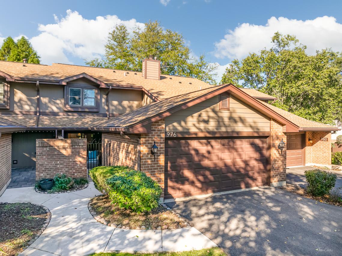 976 Indian Boundary Dr., Westmont, IL 60559
