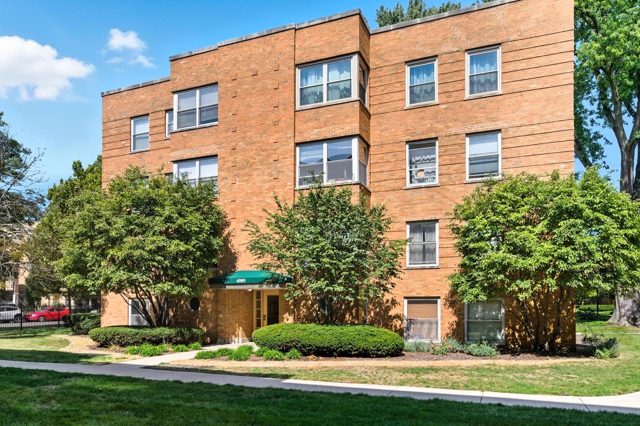 4909 N Wolcott Ave. #2B, Chicago, IL 60640