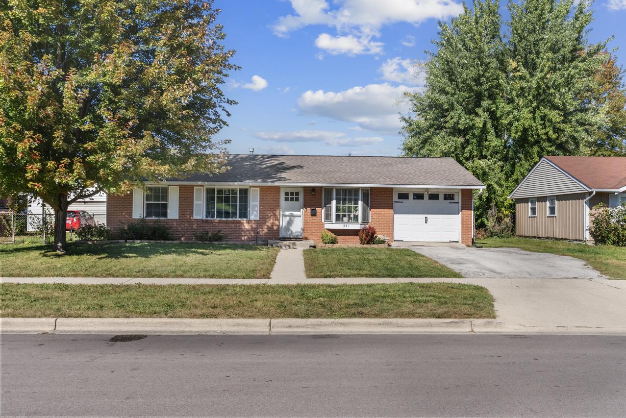 881 Upper Brandon Dr., Aurora, IL 60506
