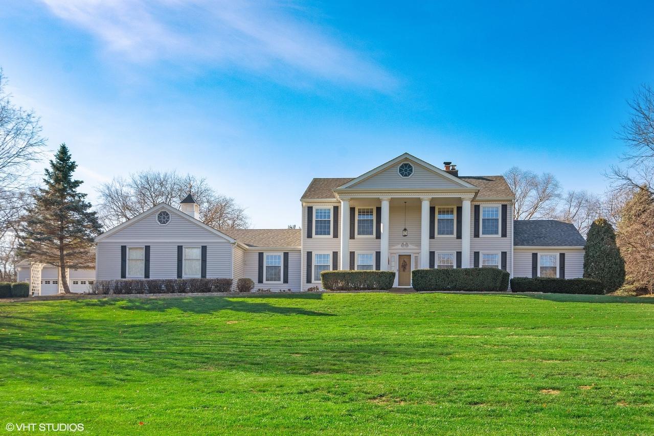 924 Stonefield Cir., Inverness, IL 60067