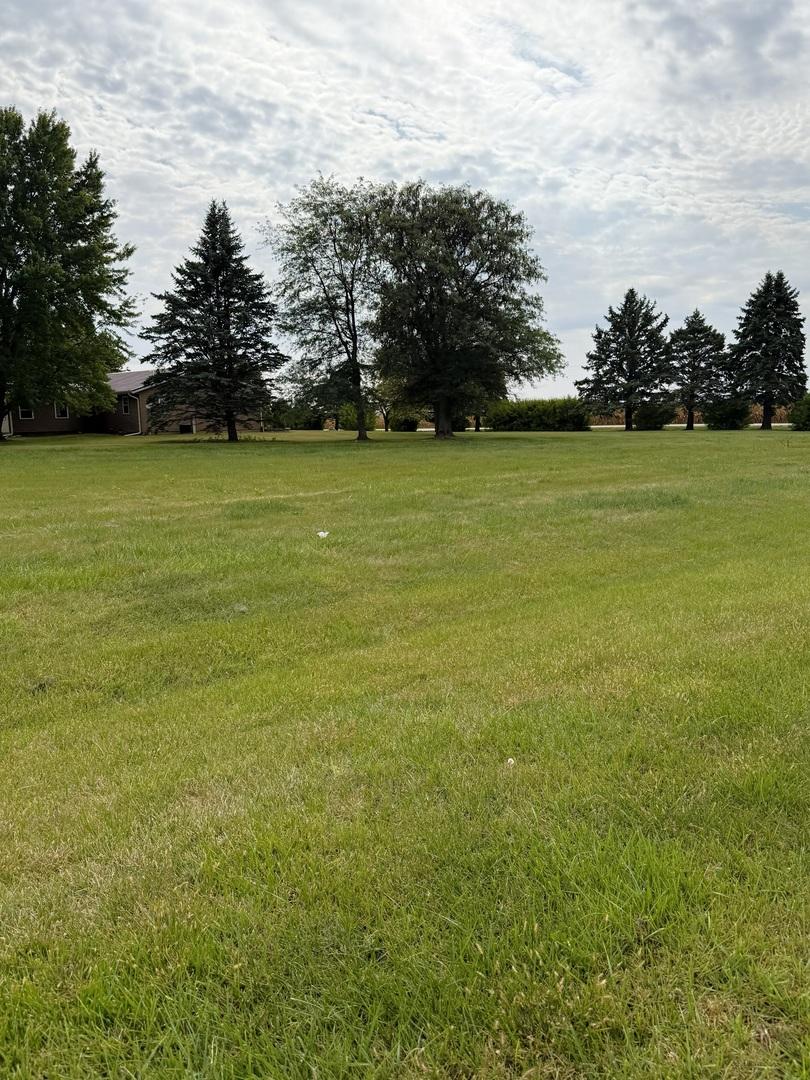 1077 Peter Dr., Dixon, IL 61021