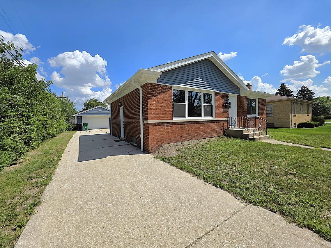 1847 Boeger Ave., Westchester, IL 60154