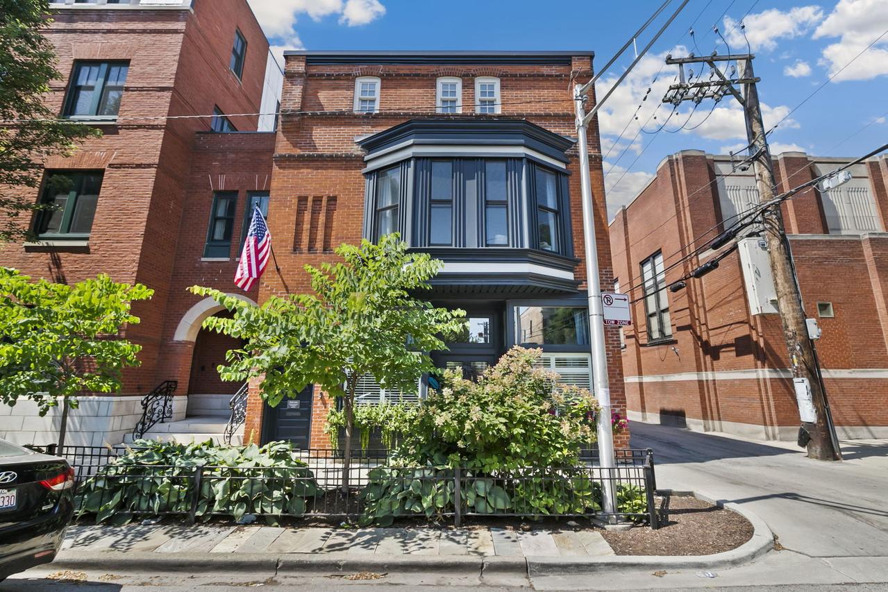 2312 N Geneva Ter., Chicago, IL 60614