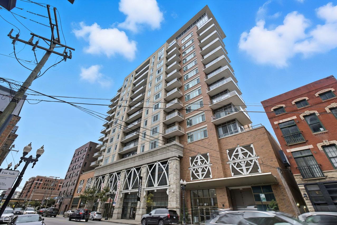 230 W Division St. #807, Chicago, IL 60610