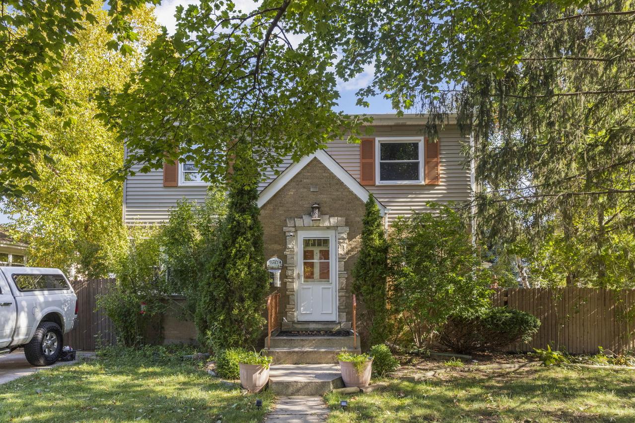 9047 S 50th Ave., Oak Lawn, IL 60453