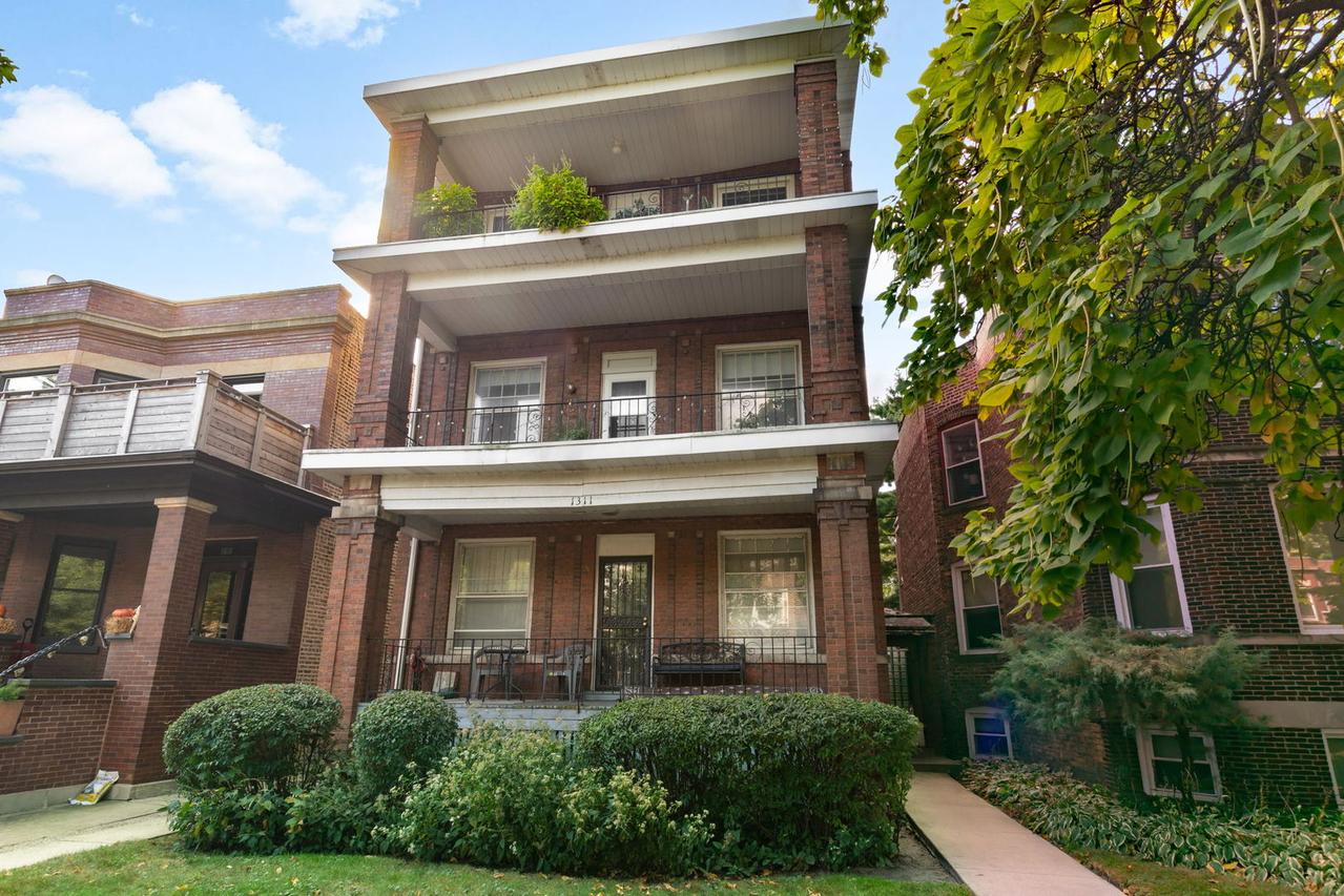 1311 W Thorndale Ave., Chicago, IL 60660