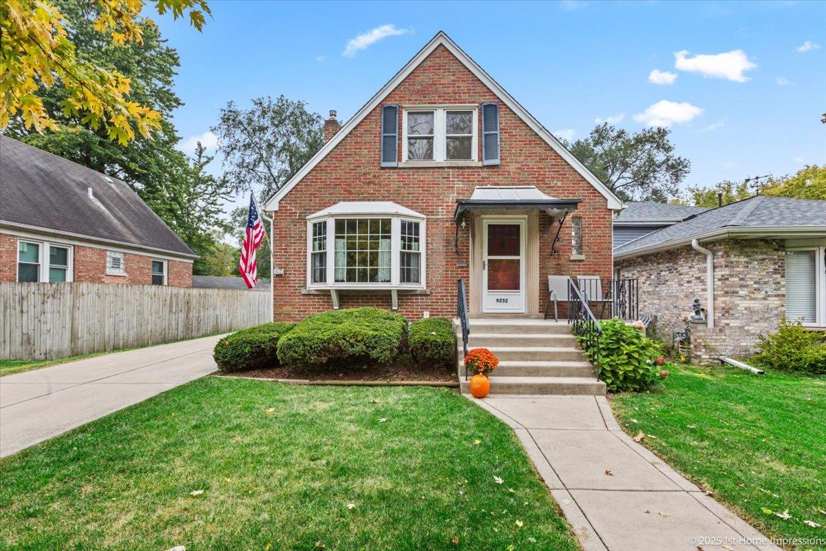 9252 S Sawyer Ave., Evergreen Park, IL 60805