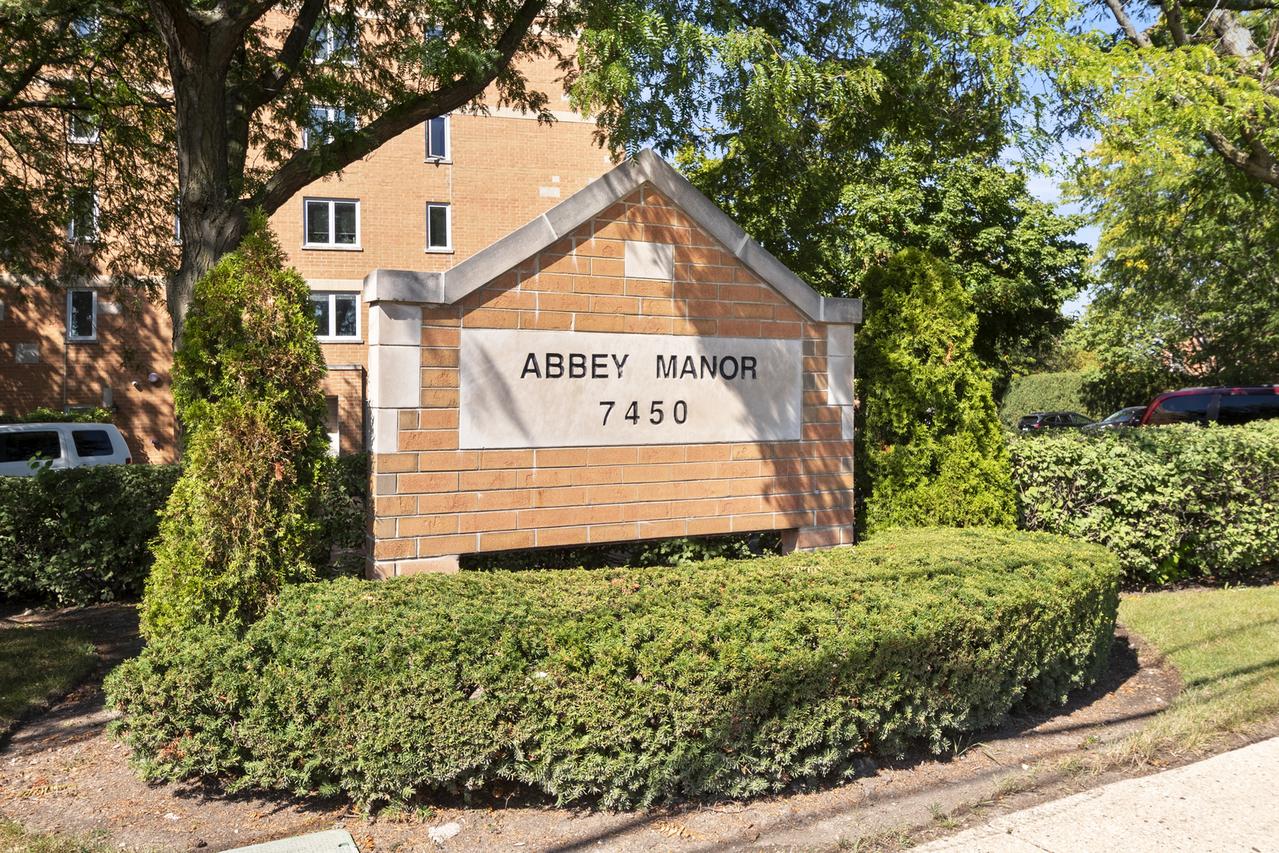 7450 N Waukegan Rd. #509, Niles, IL 60714