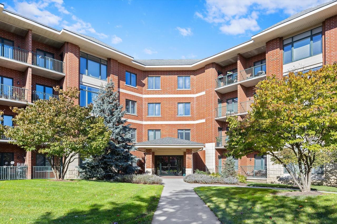 845 E 22nd St. #b105, Lombard, IL 60148