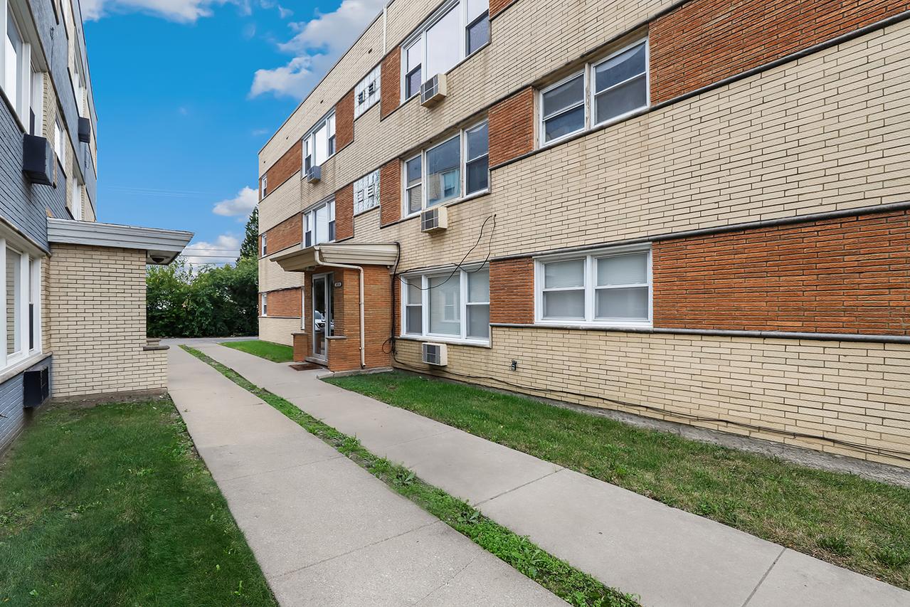 10110 S Pulaski Rd. #3W, Oak Lawn, IL 60453