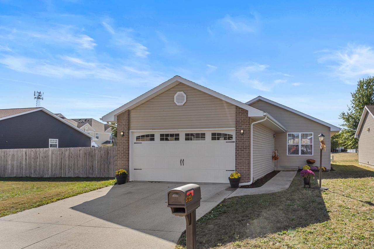 3723 Sandstone Dr., Champaign, IL 61822
