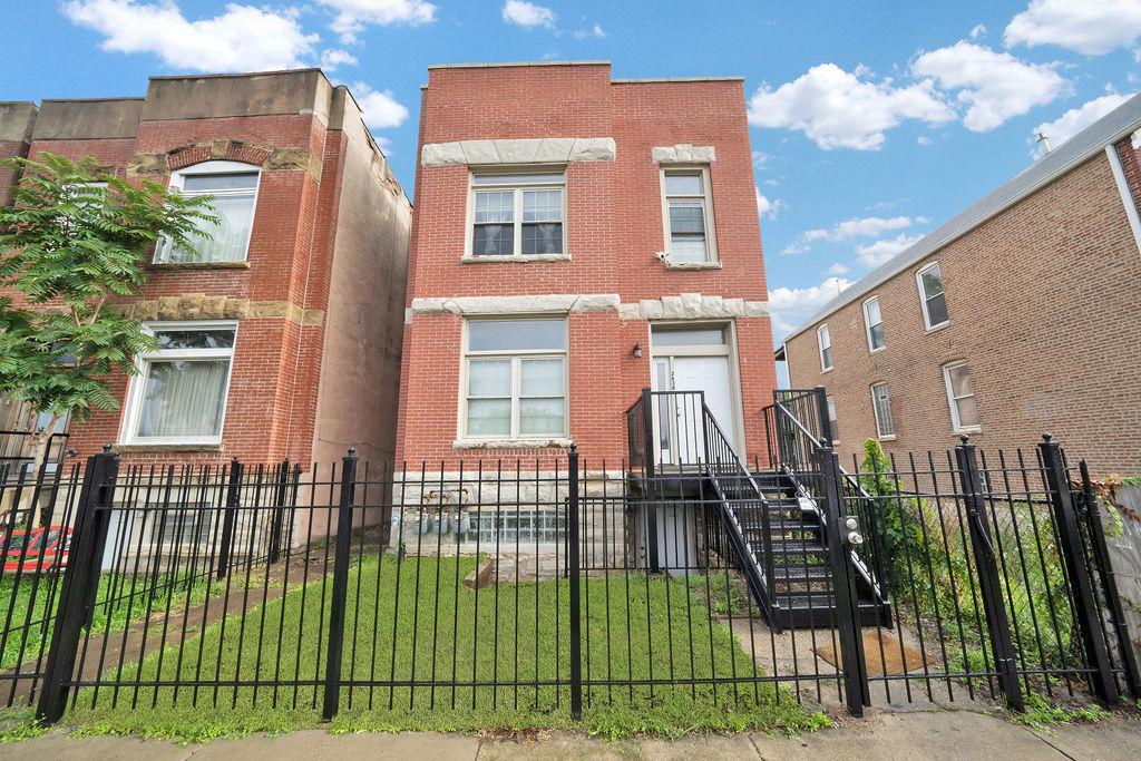 2638 W Adams St., Chicago, IL 60612