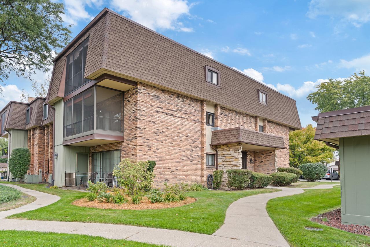 11130 Northwest Rd. #E, Palos Hills, IL 60465