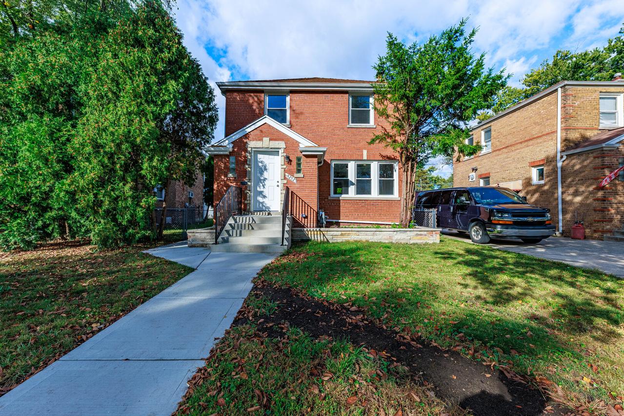 9252 S Sacramento Ave., Evergreen Park, IL 60805