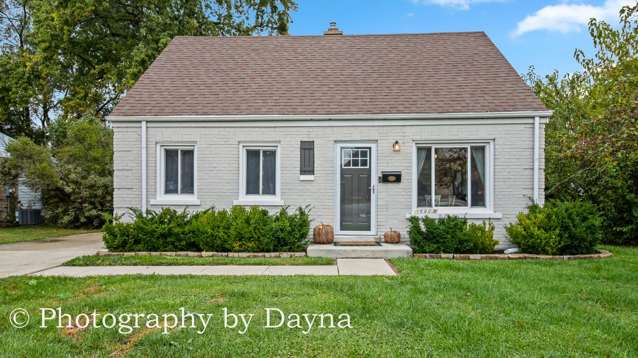 16903 Oak Park Ave., Tinley Park, IL 60477