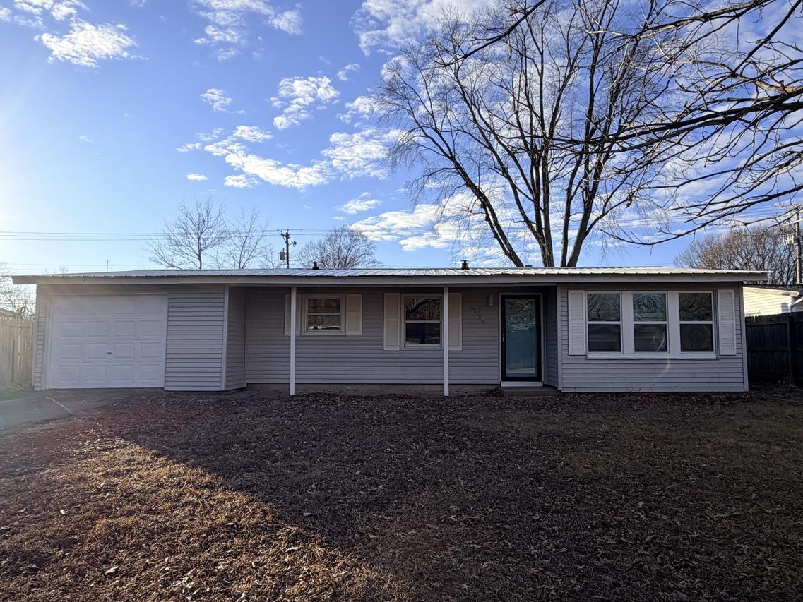 2016 Greendale Dr., Champaign, IL 61821