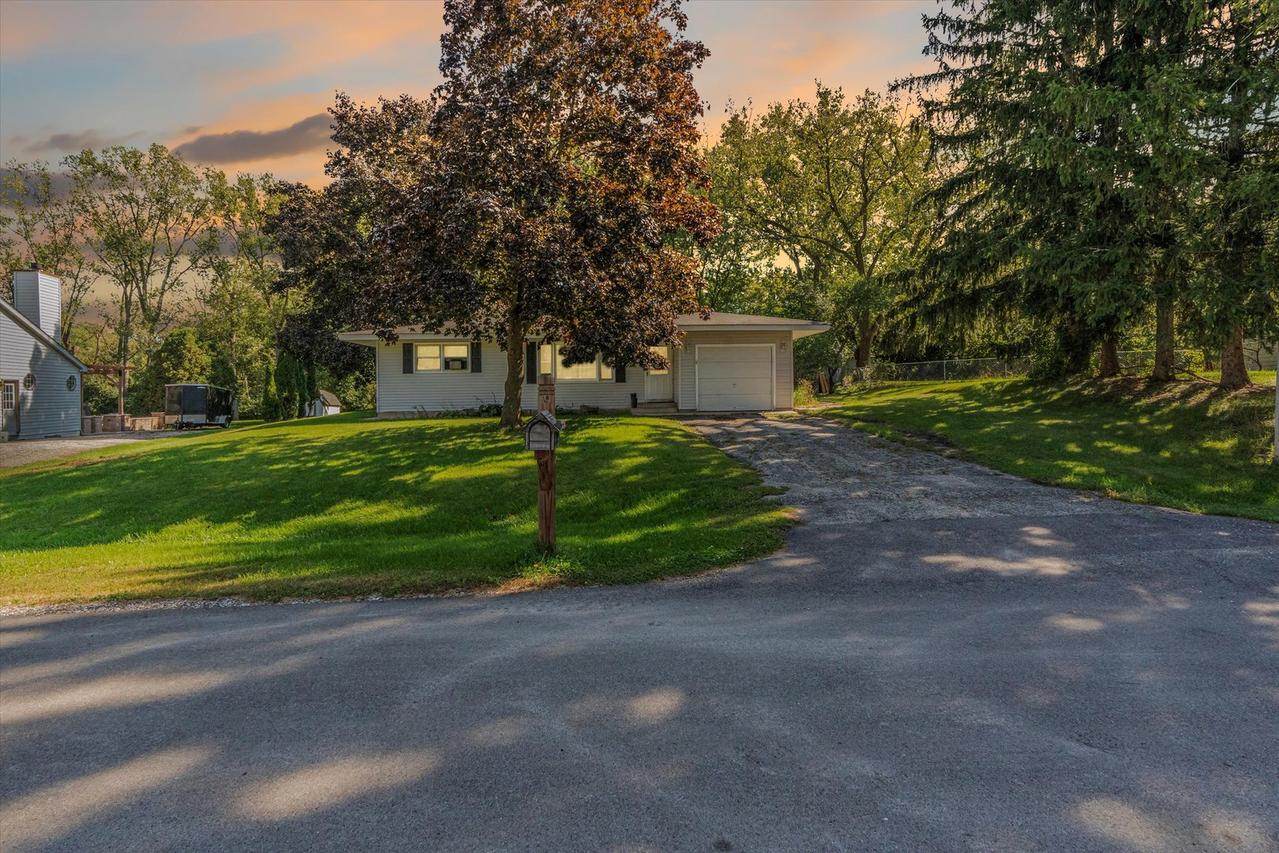 5406 Memory Tr., Mchenry, IL 60051