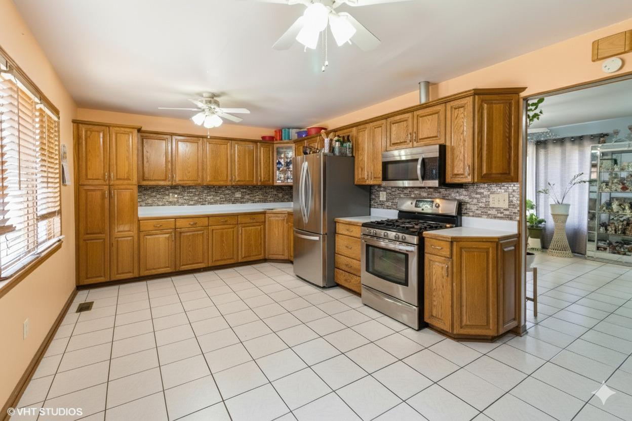 565 Flagstaff Ln., Hoffman Estates, IL 60169