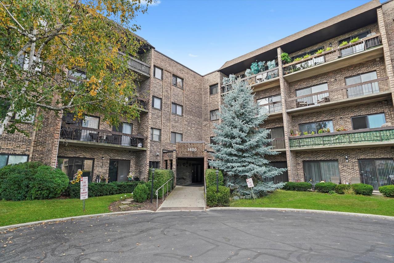 1400 N Elmhurst Rd. #302, Mount Prospect, IL 60056
