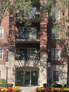 440 W Mahogany Ct. #312, Palatine, IL 60067