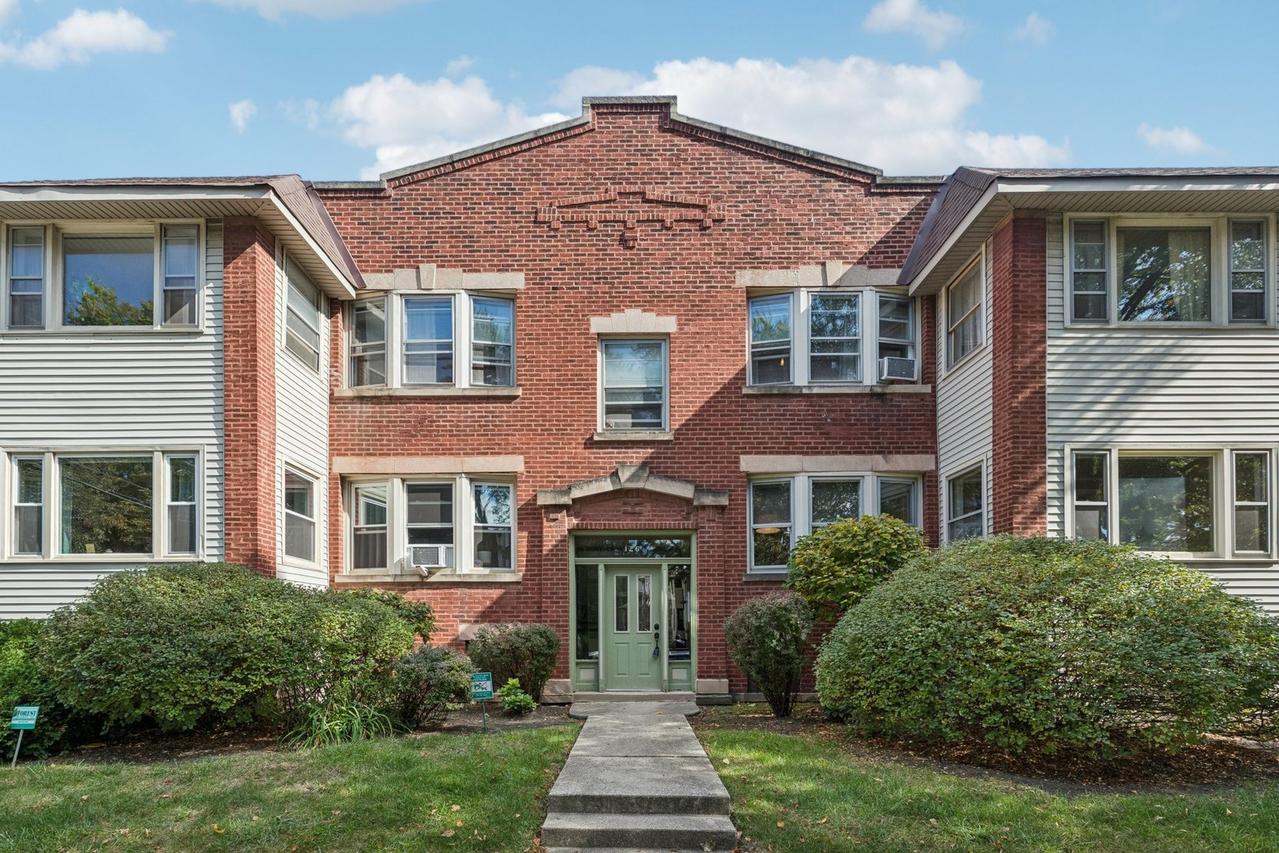 126 N Taylor Ave. #1S, Oak Park, IL 60302